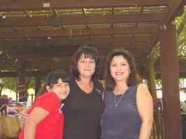 Be,Me,Vicki.jpg (112496 bytes)