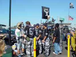 RaiderFans.jpg (307531 bytes)