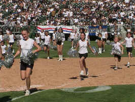 jr_raiderettes08.jpg (53347 bytes)